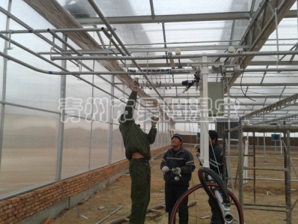 Greenhouse mobile waterwheel